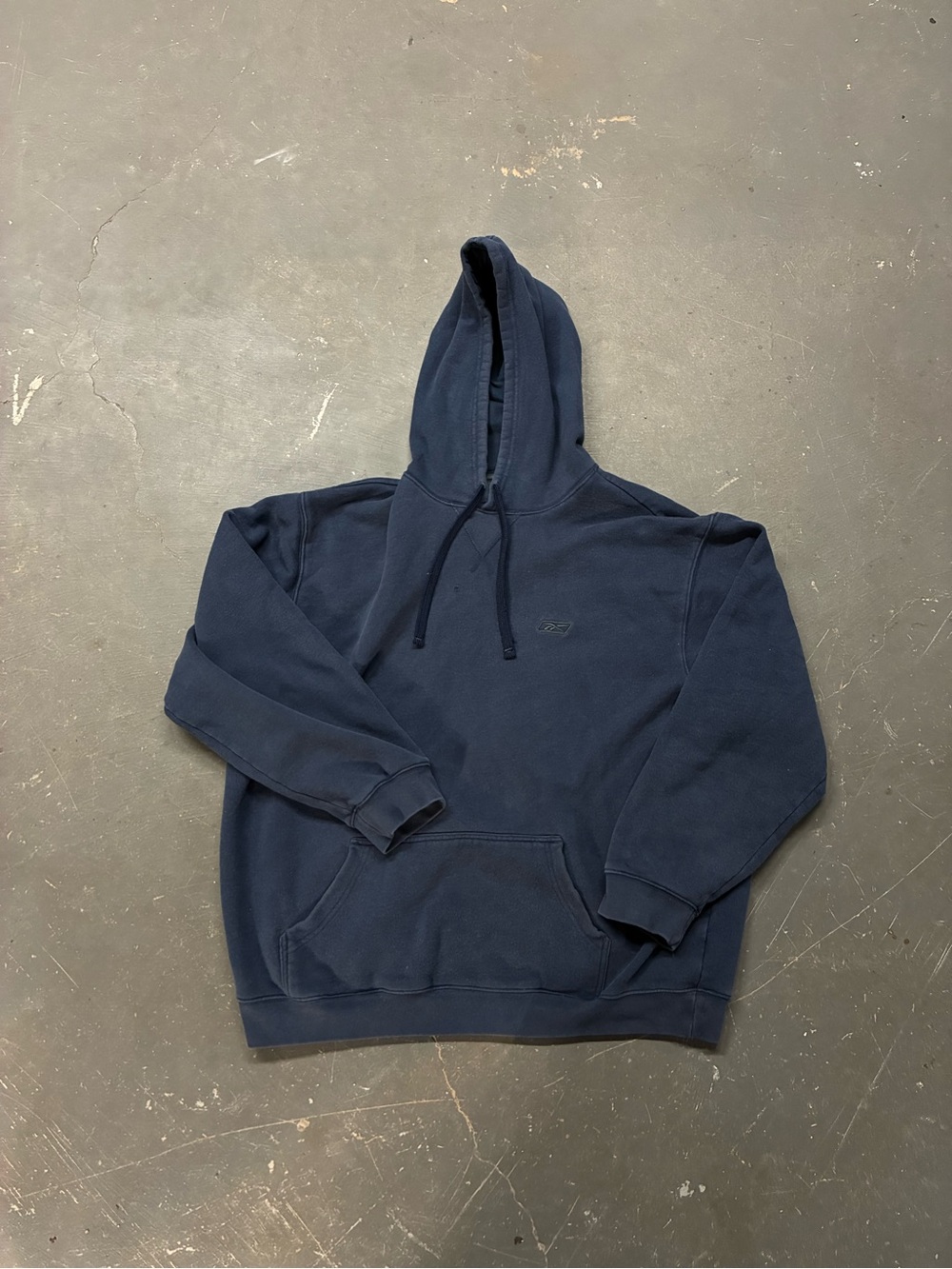 2000s Reebok Men’s Navy Blue Faded Sweatshirt XXL Boxy Fit